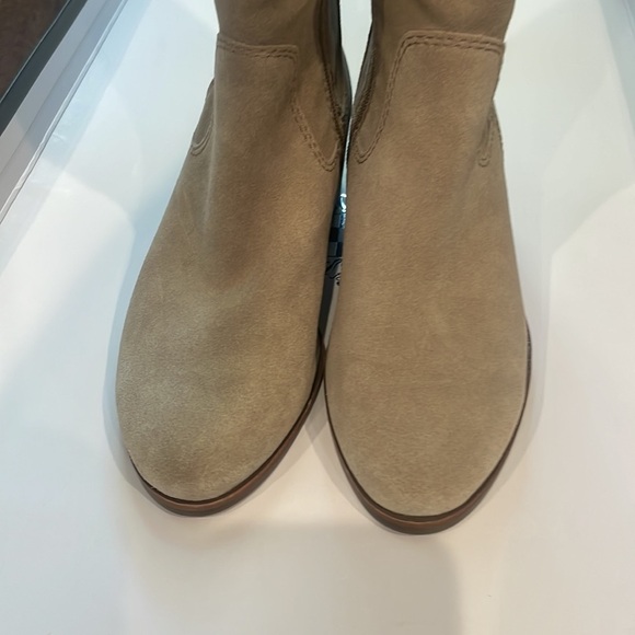 NEW Vince Camuto KREESELL Over The Knee Riding Boot Taupe Notch Verona Sz 6M - Picture 8 of 13